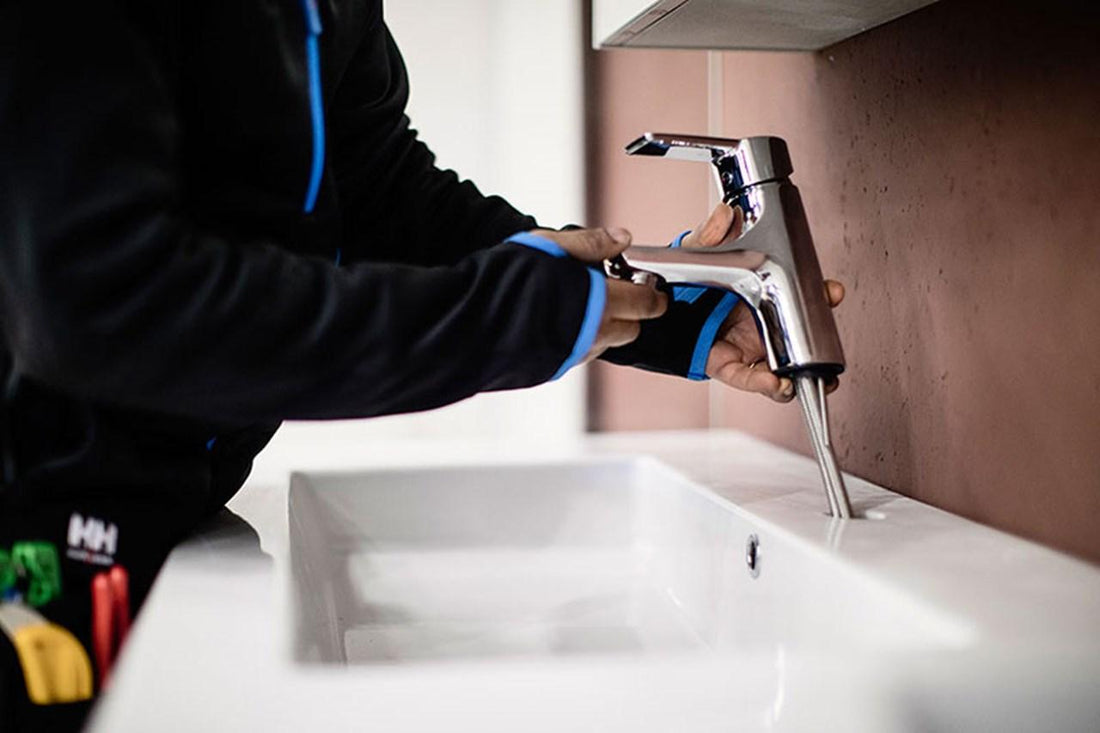 How to Choose the Right Bathroom Faucet: A Simple Homeowner’s Guide