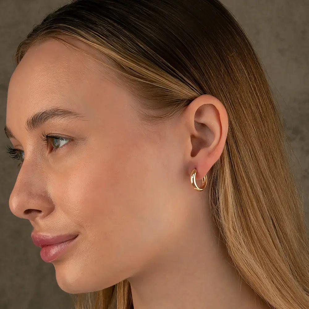 How to Style Huggie Earrings for Minimal Fashion | Sugar Shine