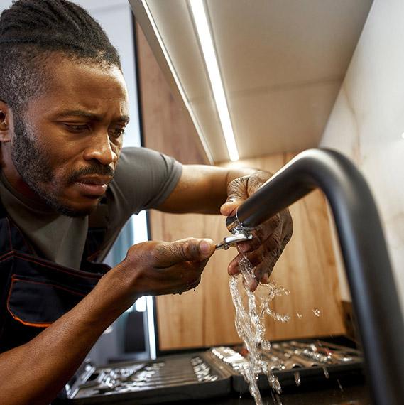 7 Signs It’s Time to Replace Your Kitchen or Bathroom Faucet