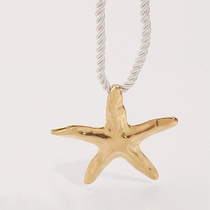 Gold Sea Shell Necklace Layered Charm Necklace for Women Boho Summer Seashell Beach Starfish Necklaces 14k Pearl Chain Surfer Jewelry Beach Vacation Essentials
