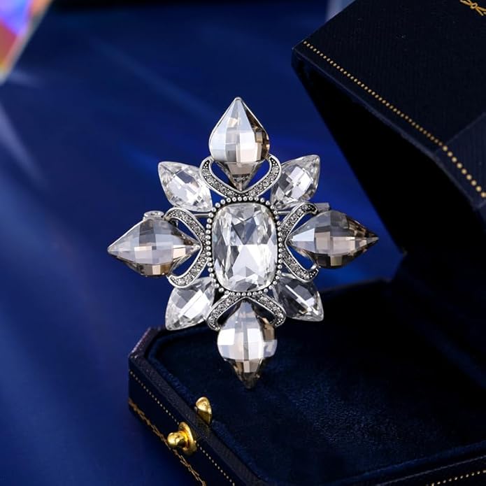 14K Gold Retro Moissanite Brooch, High-Grade Rhombus Flower Pin, Exquisite Court Style Jewelry for Women