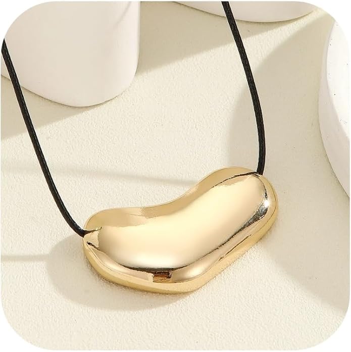 Chunky Gold Plated Peach Heart Pendant Necklace for Women, Zinc Alloy Minimalist Statement Jewelry on Adjustable Chain