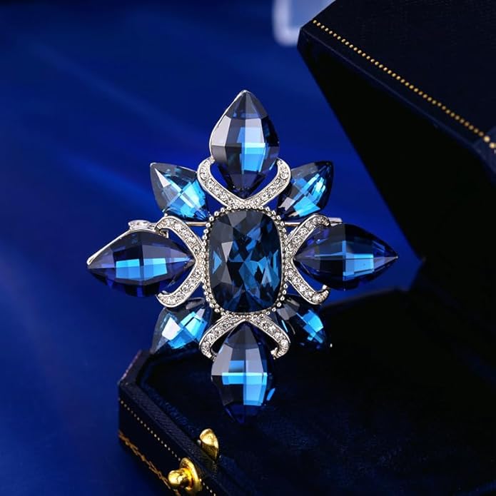 14K Gold Retro Moissanite Brooch, High-Grade Rhombus Flower Pin, Exquisite Court Style Jewelry for Women