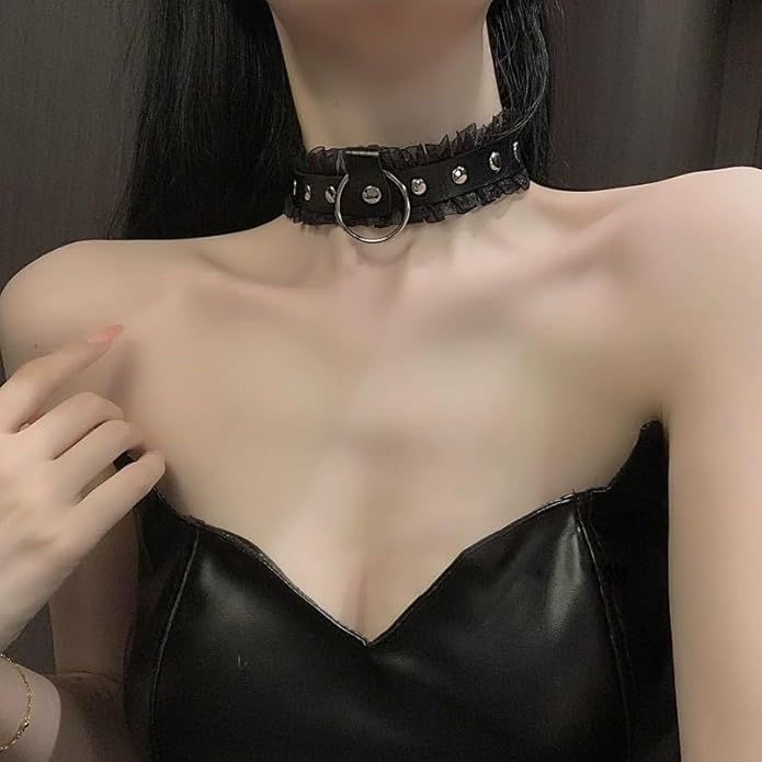 Gothic Heart Pendant Choker Necklace with Chain, Black Leather Collar, Silver Metal Hardware