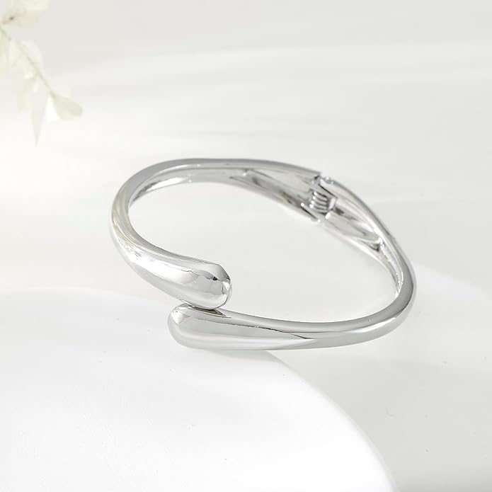 2pcs Gold Bangle Bracelets for Women, Trendy Hinged Cuff Open Wide Chunky Gold Bracelet Stack Arm Cuff Jewelry for Women