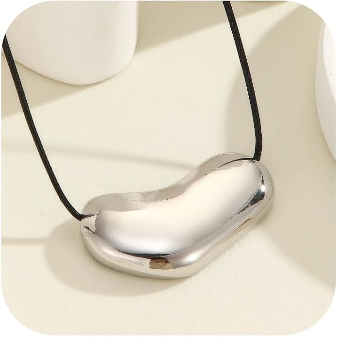 Chunky Gold Plated Peach Heart Pendant Necklace for Women, Zinc Alloy Minimalist Statement Jewelry on Adjustable Chain