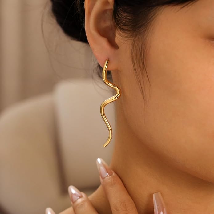 18K gold-plated women's earrings with fashionable wavy spiral shape made of stainless steel material, suitable for daily wear at gatherings