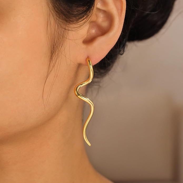 18K gold-plated women's earrings with fashionable wavy spiral shape made of stainless steel material, suitable for daily wear at gatherings