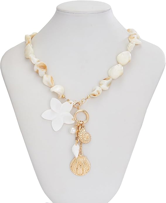 Gold Sea Shell Necklace Layered Charm Necklace for Women Boho Summer Seashell Beach Starfish Necklaces 14k Pearl Chain Surfer Jewelry Beach Vacation Essentials