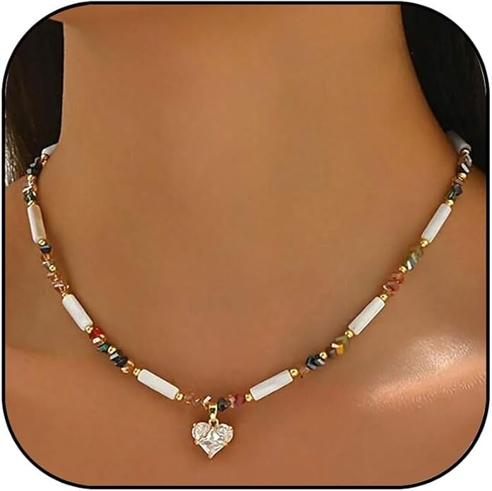 Boho Beaded Heart Necklace for Women Crystal Heart Pendant Necklace Colorful Random Beaded Choker Necklaces All Season Jewelry Gift
