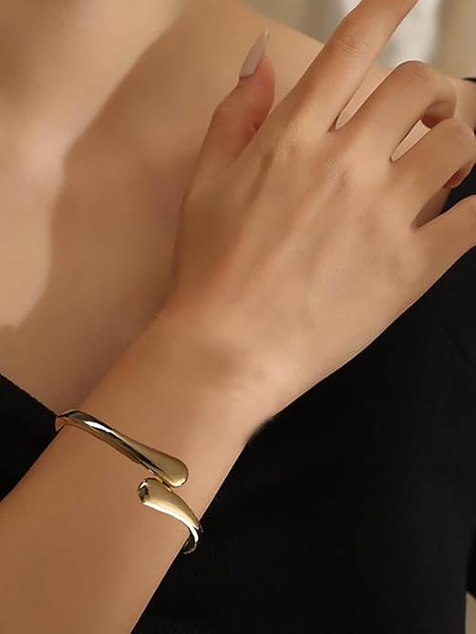 Gold Bracelets for Women Trendy Adjustable Gold Plated Cuff Bangle Bracelets Bold and Beautiful Wide Chunky Gold Bracelet Minimalist Bangle Jewelry for Women