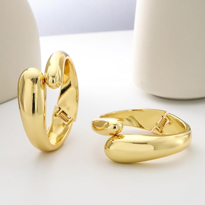 2pcs Gold Bangle Bracelets for Women, Trendy Hinged Cuff Open Wide Chunky Gold Bracelet Stack Arm Cuff Jewelry for Women