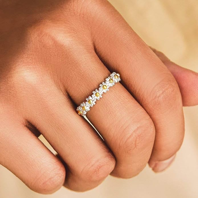 I Think About You Every Daisy Ring Tiny Dainty Simple Flower Ring 925 Sterling Silver Rings Stacking Rings for Women Casual Rings Delicate Everyday Ring Comfort Fit Bands Ring for Womens