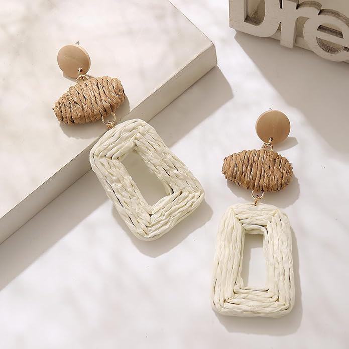 Handmade Raffia Hoop Earrings Statement Tropical Bohemian Straw Dangle Earrings Natural Rattan Vacation Style Round Earrings for Women Summer Beach Party Essential Jewelry