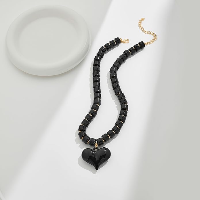 Large Acrylic Heart Necklaces for Women Chunky Puffy Heart Pendant Necklace Exaggerated Statement Love Beaded Choker Necklace Jewelry