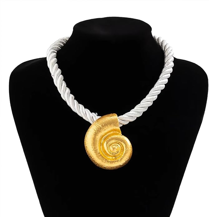 Gold Sea Shell Necklace Layered Charm Necklace for Women Boho Summer Seashell Beach Starfish Necklaces 14k Pearl Chain Surfer Jewelry Beach Vacation Essentials
