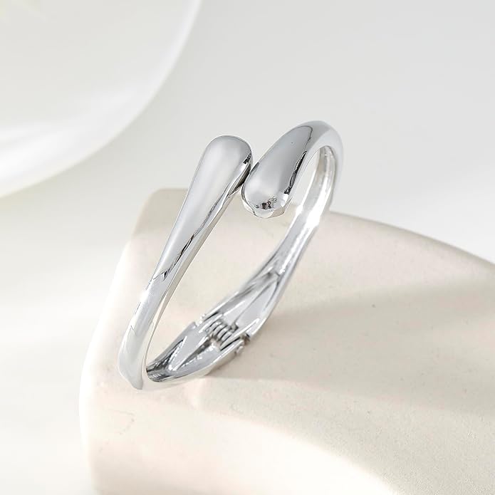 2pcs Gold Bangle Bracelets for Women, Trendy Hinged Cuff Open Wide Chunky Gold Bracelet Stack Arm Cuff Jewelry for Women