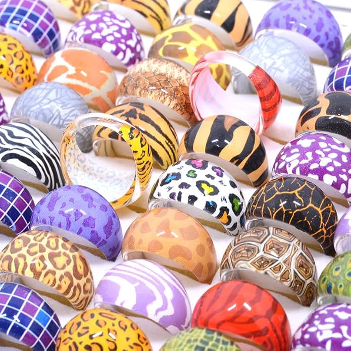 Colorful Acrylic Resin Knuckle Rings Set for Women, Chunky Leopard Print Candy-Colored Stackable Rings, Trendy Translucent Statement Ring for Everyday Party Wear Bulk Assortment