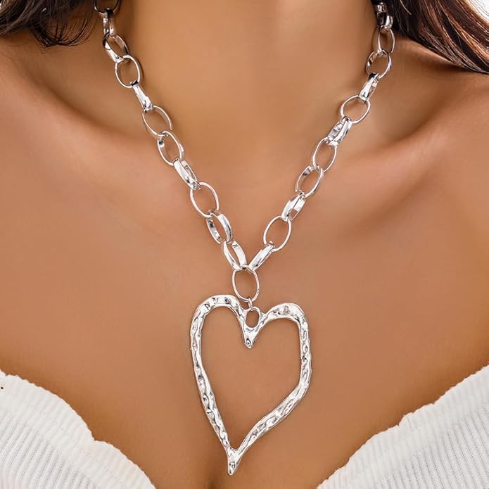 Y2k Large Heart Necklaces for Women Chunky Big Heart Pendant Necklace Exaggerated Layered Love Pearl Choker Necklace Set Dainty Statement Jewelry Gift