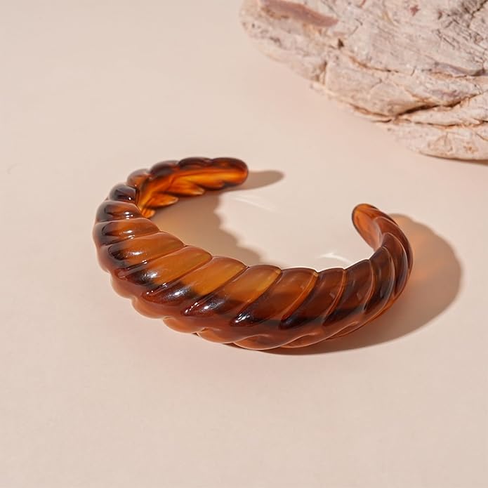 Chunky Acrylic Bracelet for Women,Vintage Candy Color Adjustable Bracelet Statement Irregular Geometry Wrist Bangle Classic Fashion Jewelry