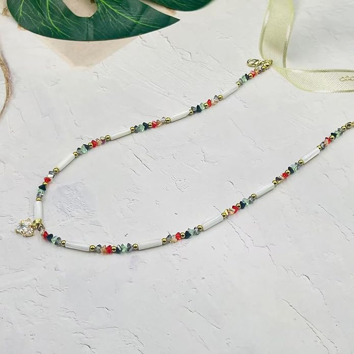 Boho Beaded Heart Necklace for Women Crystal Heart Pendant Necklace Colorful Random Beaded Choker Necklaces All Season Jewelry Gift