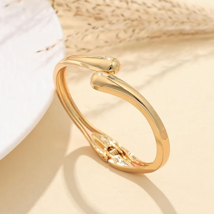 Gold Collar Necklace for Woman Bold Teardrop Necklace Chunky Necklaces for Women Statement Necklace for Women Open Cuff Design Fashion Jewelry Highly Polished Alloy