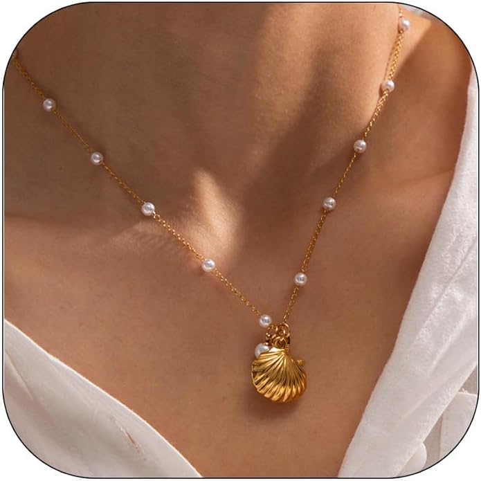 Gold Sea Shell Necklace Layered Charm Necklace for Women Boho Summer Seashell Beach Starfish Necklaces 14k Pearl Chain Surfer Jewelry Beach Vacation Essentials