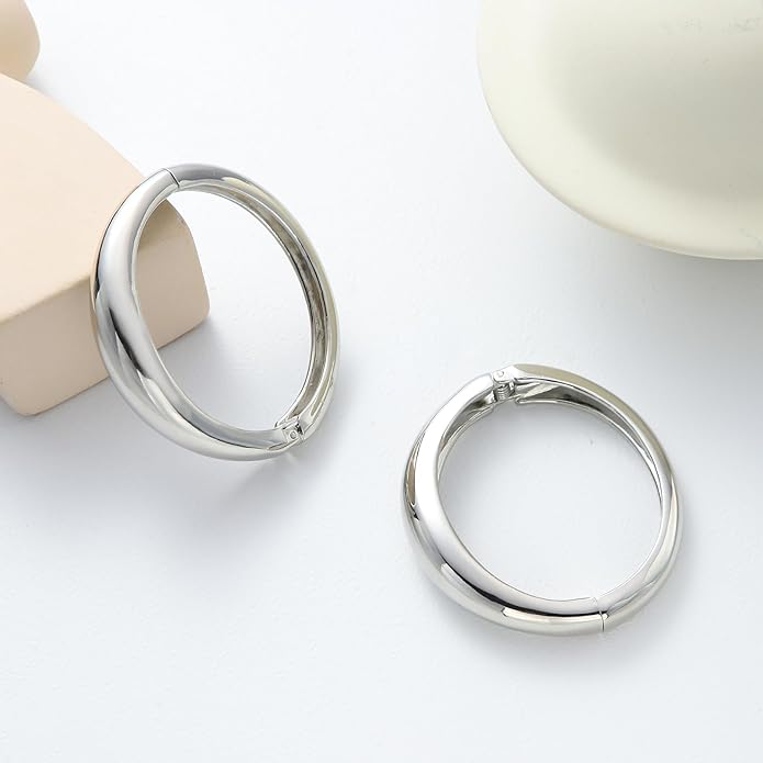 2pcs Gold Bangle Bracelets for Women, Trendy Hinged Cuff Open Wide Chunky Gold Bracelet Stack Arm Cuff Jewelry for Women