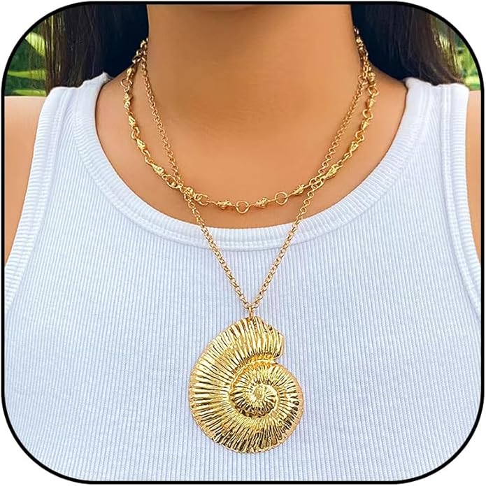Gold Sea Shell Necklace Layered Charm Necklace for Women Boho Summer Seashell Beach Starfish Necklaces 14k Pearl Chain Surfer Jewelry Beach Vacation Essentials