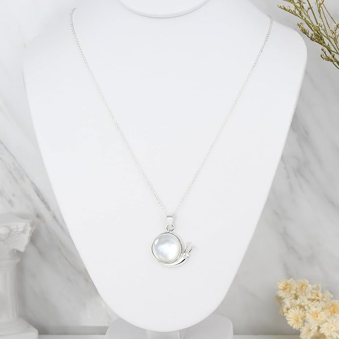AeraVida Adorable Little Snail on Mother of Pearl Sterling Silver Animal Pendant Necklace | Adorable Snail Pendant Necklace for Women | Animal Inspired Accessory for Anniversary Jewelry Gift