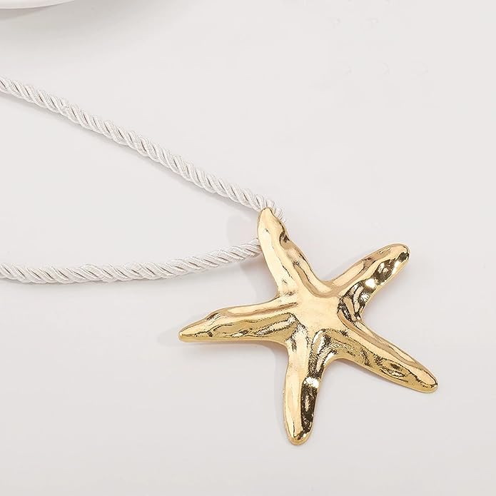 Gold Sea Shell Necklace Layered Charm Necklace for Women Boho Summer Seashell Beach Starfish Necklaces 14k Pearl Chain Surfer Jewelry Beach Vacation Essentials