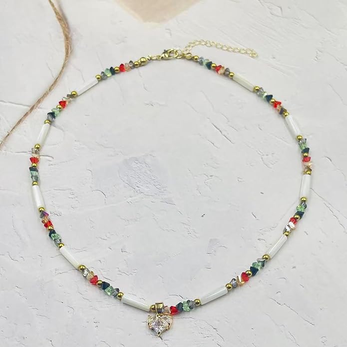 Boho Beaded Heart Necklace for Women Crystal Heart Pendant Necklace Colorful Random Beaded Choker Necklaces All Season Jewelry Gift