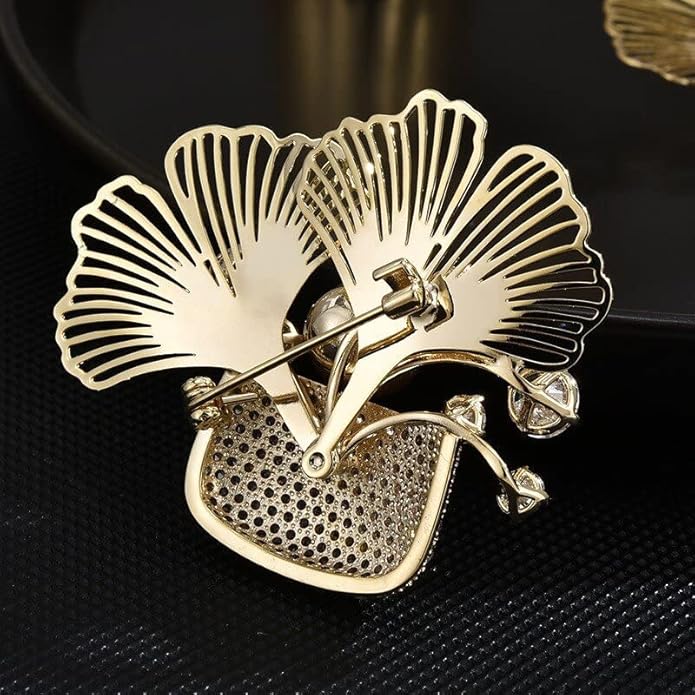 Autumn Leaf Pin - Gold-plated Rhinestone Leaf Brooch for Women - Fall Lapel Pin Jewelry Gift for Wife Mom