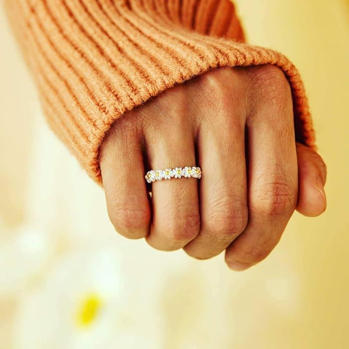 I Think About You Every Daisy Ring Tiny Dainty Simple Flower Ring 925 Sterling Silver Rings Stacking Rings for Women Casual Rings Delicate Everyday Ring Comfort Fit Bands Ring for Womens