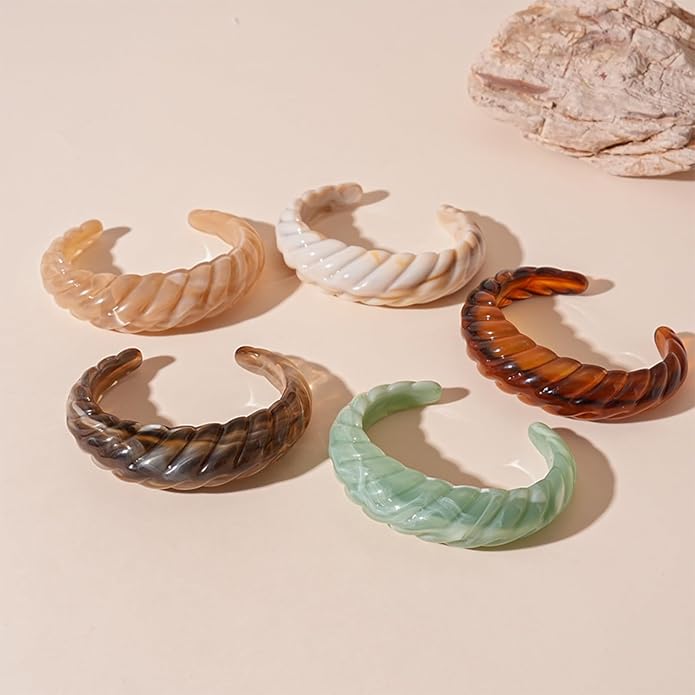 Chunky Acrylic Bracelet for Women,Vintage Candy Color Adjustable Bracelet Statement Irregular Geometry Wrist Bangle Classic Fashion Jewelry