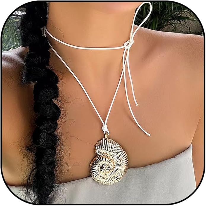 Gold Sea Shell Necklace Layered Charm Necklace for Women Boho Summer Seashell Beach Starfish Necklaces 14k Pearl Chain Surfer Jewelry Beach Vacation Essentials
