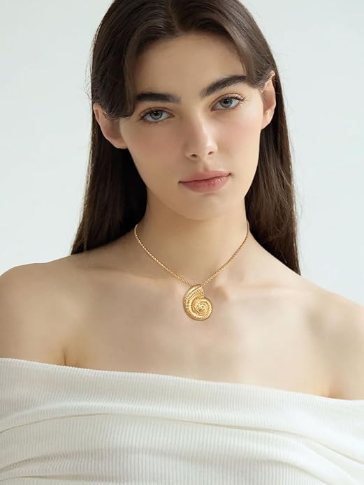 WOWORAMA Gold Necklace for Women Boho Spiral Conch Shell Necklace Starfish Necklace Vintage Ocean Sea Shell Choker Pendant Necklace Adjustable Summer Beach Jewelry