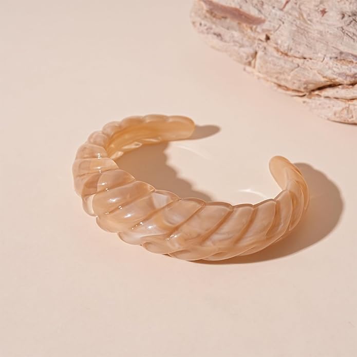 Chunky Acrylic Bracelet for Women,Vintage Candy Color Adjustable Bracelet Statement Irregular Geometry Wrist Bangle Classic Fashion Jewelry