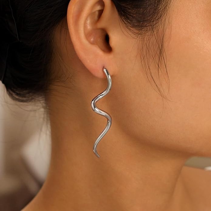 18K gold-plated women's earrings with fashionable wavy spiral shape made of stainless steel material, suitable for daily wear at gatherings