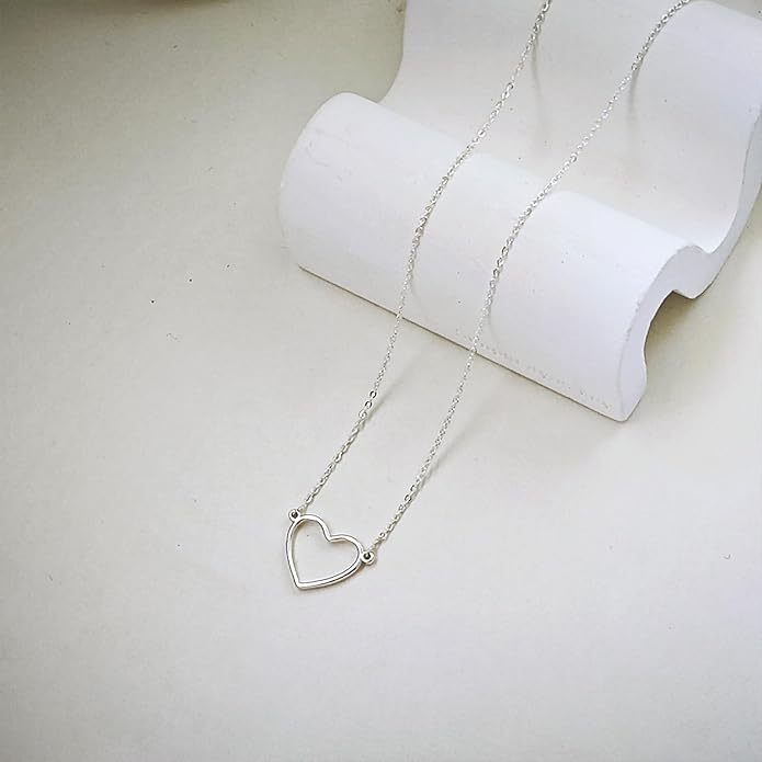 Cute Heart Necklace for Women Gold/Silver Plated Heart Pendant Choker Necklaces Tendy Love Heart Chain Necklace Dainty Gold/Silver Necklace Jewelry Gifts for Women