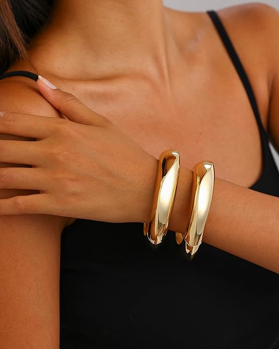 2pcs Gold Bangle Bracelets for Women, Trendy Hinged Cuff Open Wide Chunky Gold Bracelet Stack Arm Cuff Jewelry for Women
