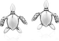 AeraVida Stylish and Inspirational Sea Turtle Ocean Wanderer Sterling Silver Post Stud Earrings for Nature and Animal Inspired Unisex Fashion Accessories with a Surfer Vibe