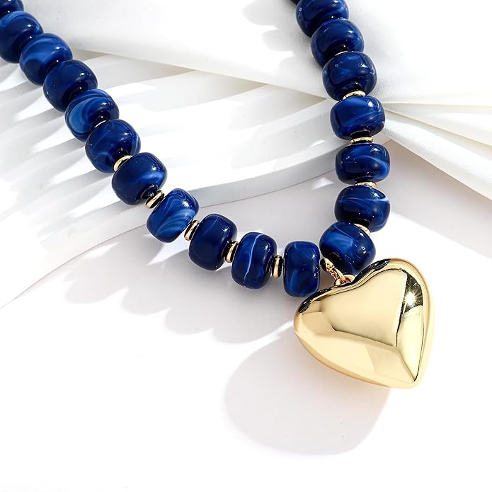 Gold Heart Pendant Necklaces for Women Colorful Acrylic Resin Beaded Choker Necklace Fashion Chunky Statement Beaded Heart Necklace