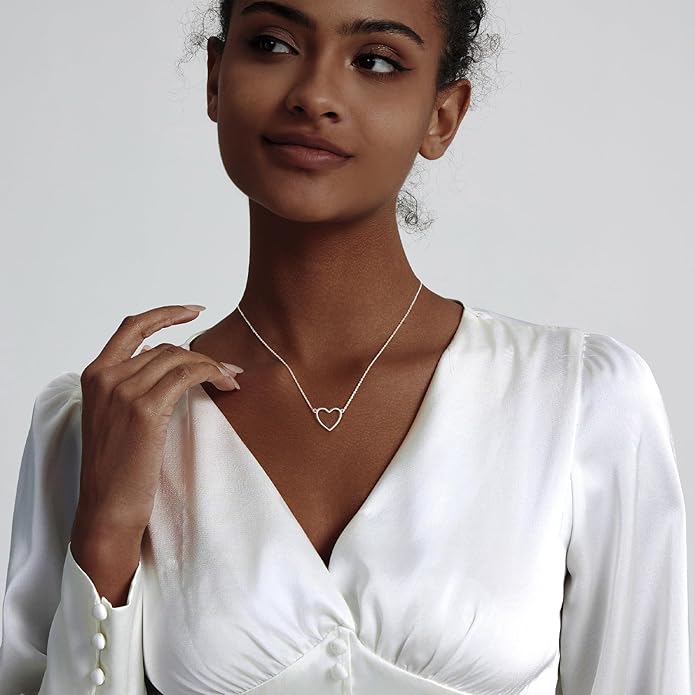 Cute Heart Necklace for Women Gold/Silver Plated Heart Pendant Choker Necklaces Tendy Love Heart Chain Necklace Dainty Gold/Silver Necklace Jewelry Gifts for Women