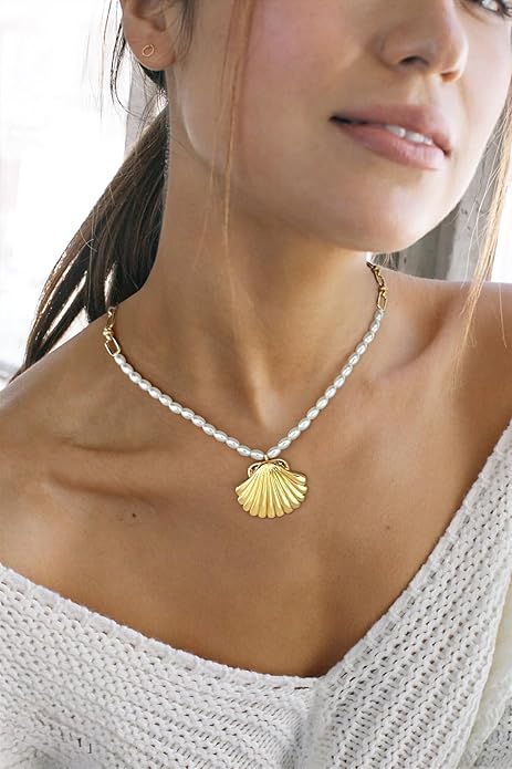 WOWORAMA Gold Necklace for Women Boho Spiral Conch Shell Necklace Starfish Necklace Vintage Ocean Sea Shell Choker Pendant Necklace Adjustable Summer Beach Jewelry