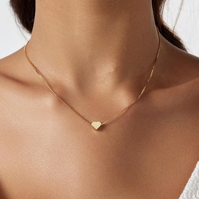 Cute Heart Necklace for Women Gold/Silver Plated Heart Pendant Choker Necklaces Tendy Love Heart Chain Necklace Dainty Gold/Silver Necklace Jewelry Gifts for Women