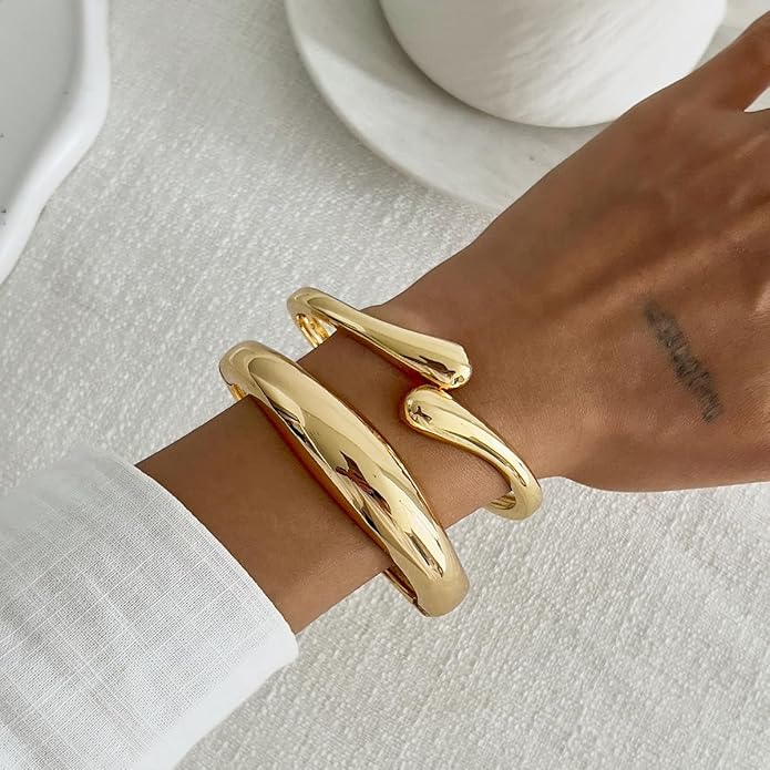 2/3/6pcs Chunky Gold Bangle Cuff Bracelets for Women, Dainty 14K Gold Plated Stackable Bangles Bracelet Set Jewelry Gift