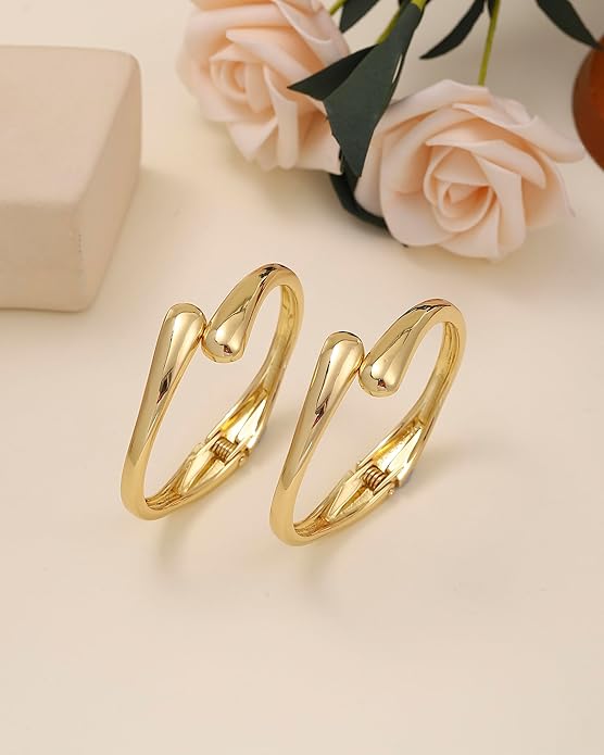 2pcs Gold Bangle Bracelets for Women, Trendy Hinged Cuff Open Wide Chunky Gold Bracelet Stack Arm Cuff Jewelry for Women