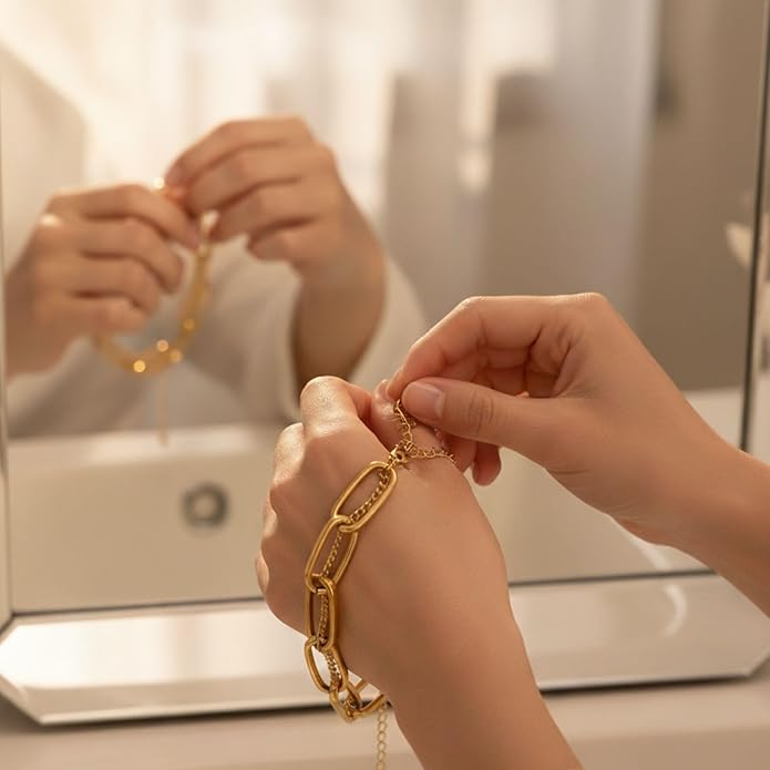 Solza Gold Chain Bracelet for Women – Adjustable Stainless Steel Heart Link Bracelet, Gold-Tone Non-Tarnish Fashion Jewelry