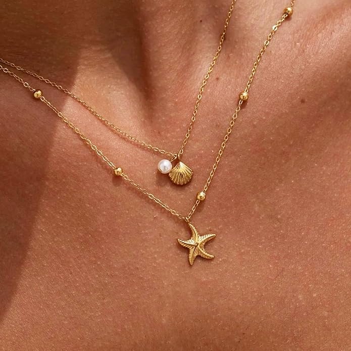 Gold Sea Shell Necklace Layered Charm Necklace for Women Boho Summer Seashell Beach Starfish Necklaces 14k Pearl Chain Surfer Jewelry Beach Vacation Essentials